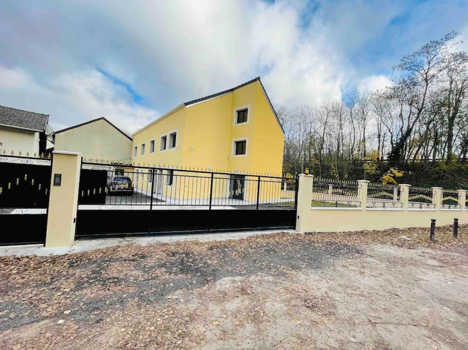 Masion Belle Vue Apartment Sarcelles Bagian luar foto