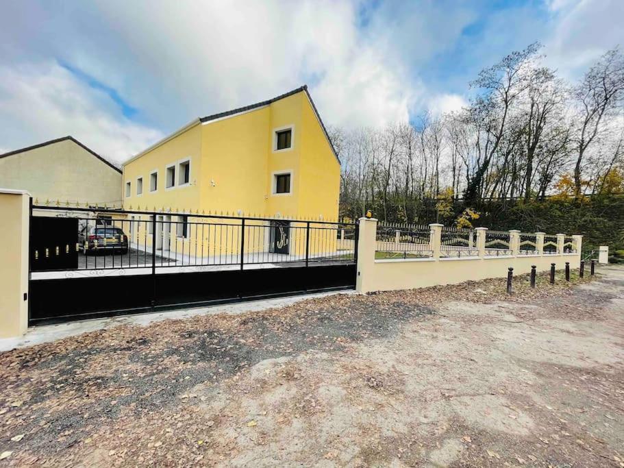 Masion Belle Vue Apartment Sarcelles Bagian luar foto