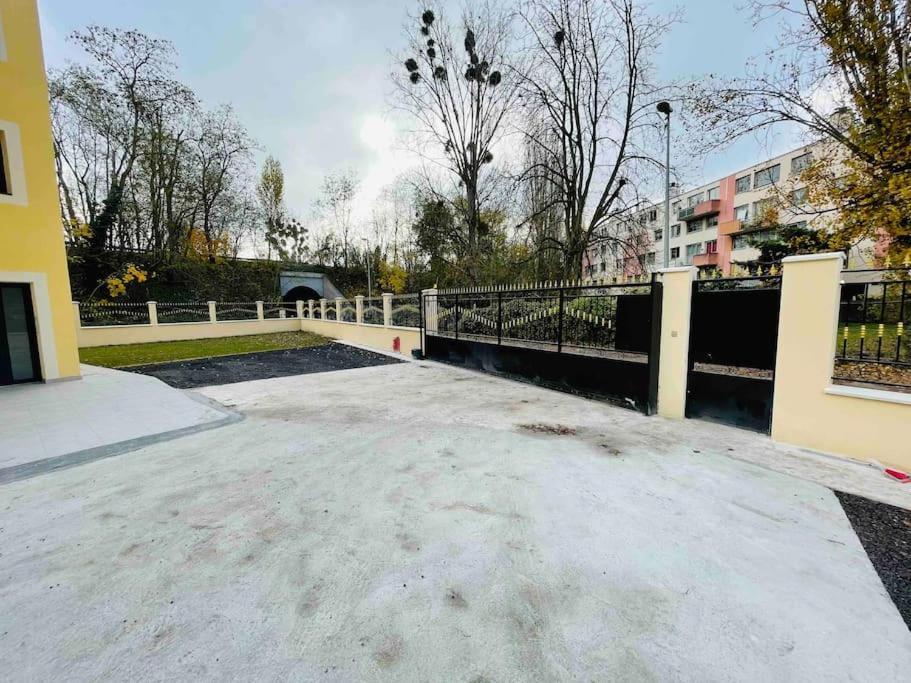 Masion Belle Vue Apartment Sarcelles Bagian luar foto